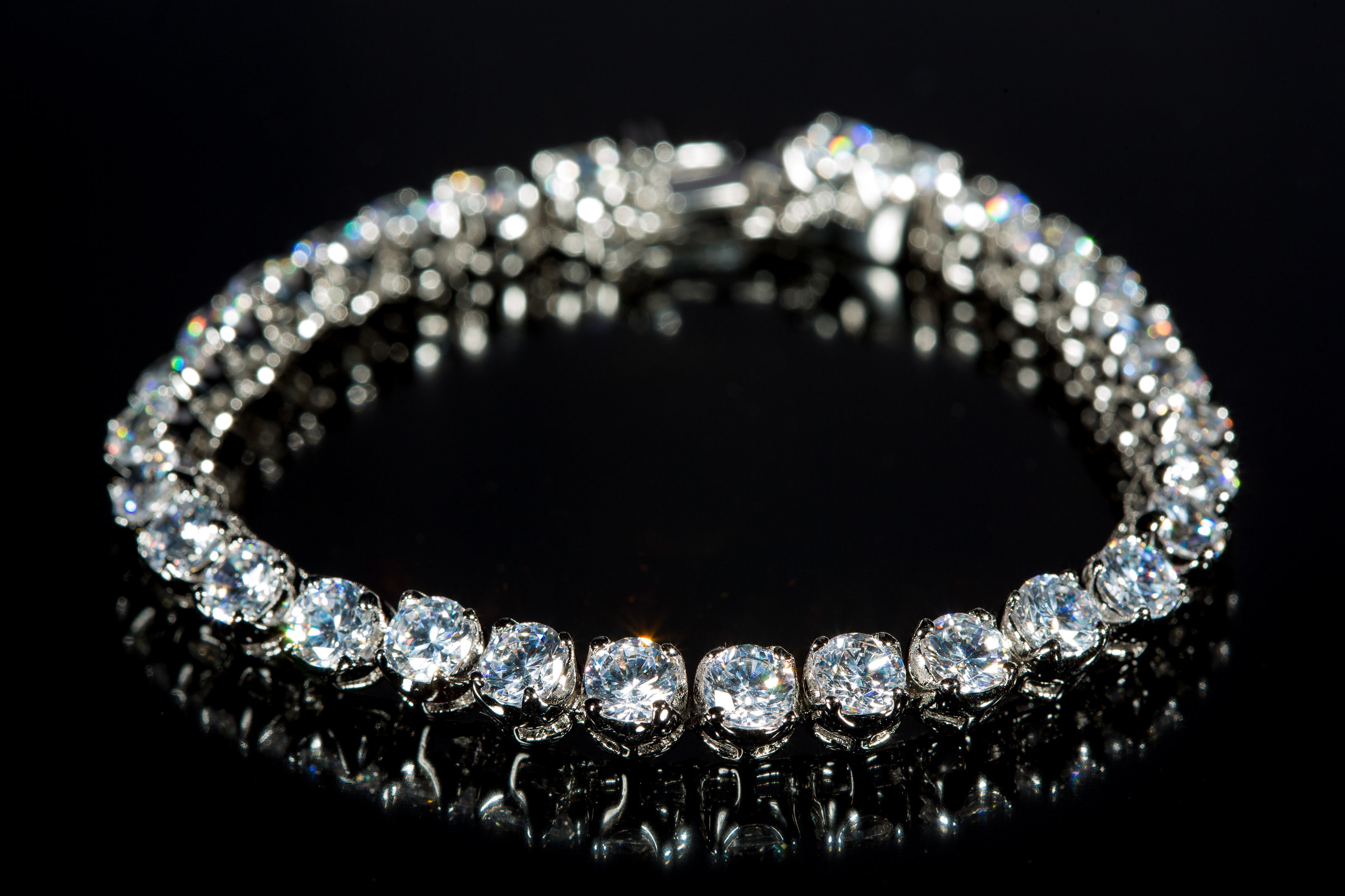 9ct White Gold 10.00ctw LAB GROWN Diamond Tennis Bracelet IGI Certified image 1